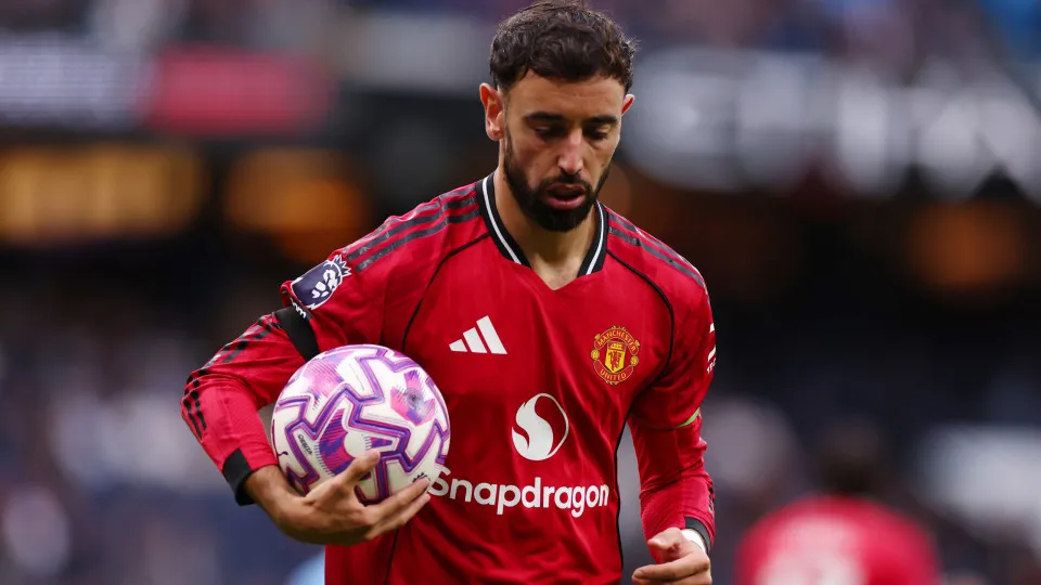 Bruno Fernandes falha treino do Manchester United