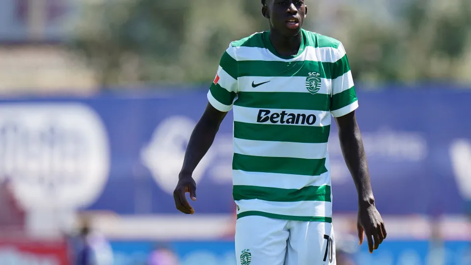 Pujança, golo e não só. Salvador Blopa 'bate à porta' no Sporting