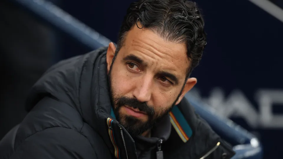 Scholes 'avisa' Ruben Amorim: "É simpático, mas a pressão vai ser enorme"