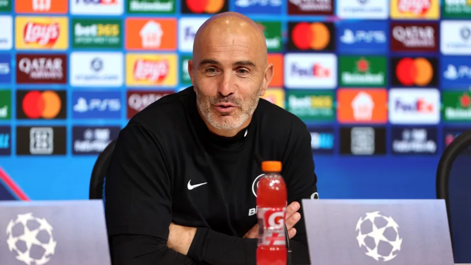 Treinador do Chelsea já lança Benfica... e Mourinho: "Uma lenda do clube"