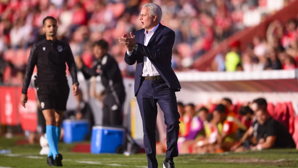José Mourinho mostra-se satisfeito: "O cérebro é uma coisa complexa..."