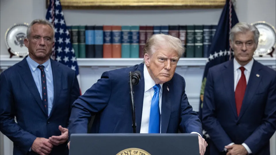 Trump publicou por acidente mensagem a nomear adversários a investigar