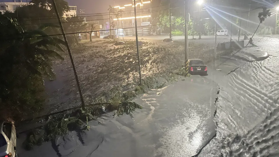 Equipas procuram 124 desaparecidos em Taiwan após maior tempestade do ano