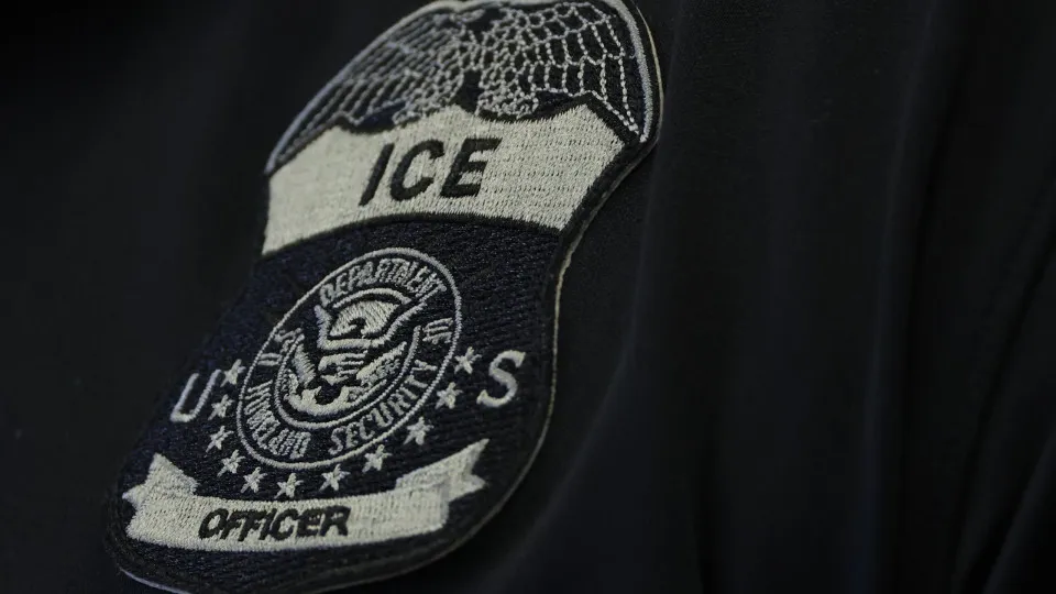 Dois mortos em tiroteio em centro de detenção de imigrantes em Dallas