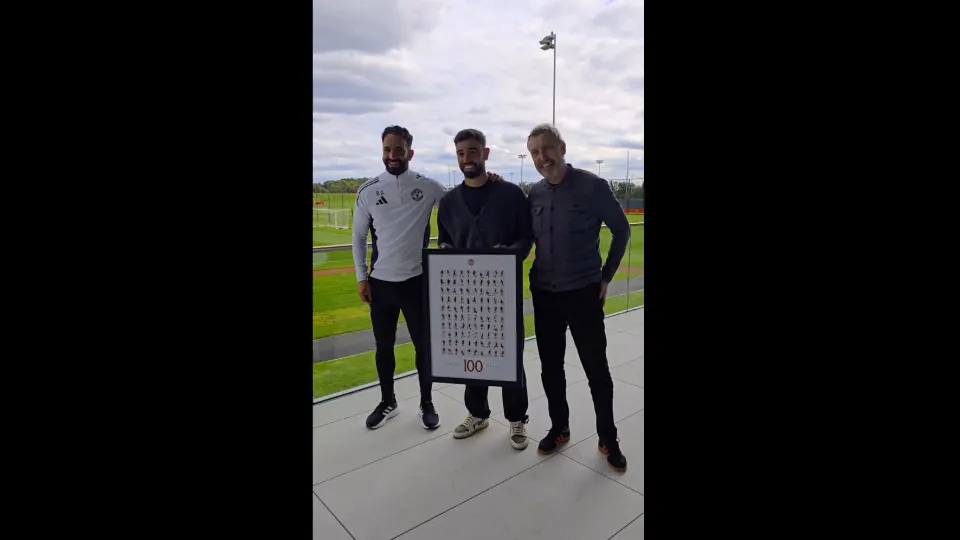 Bruno Fernandes alvo de homenagem no United após feito histórico