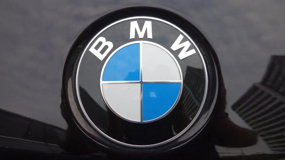 BMW não tem dúvidas: "Os motores de combustão nunca irão desaparecer"