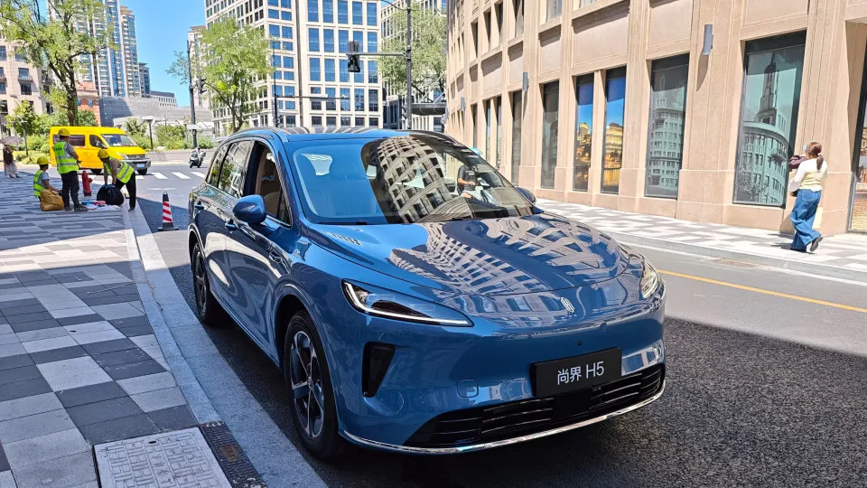Novo SUV da Huawei lançado esta semana já tem mais de 160 mil encomendas