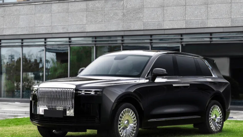 Novo carro chinês de uma marca de aspiradores parece um Rolls-Royce