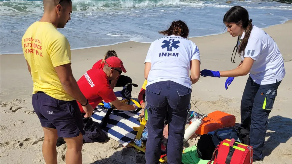 Banhista retirado da água em paragem cardiorrespiratória em Ílhavo