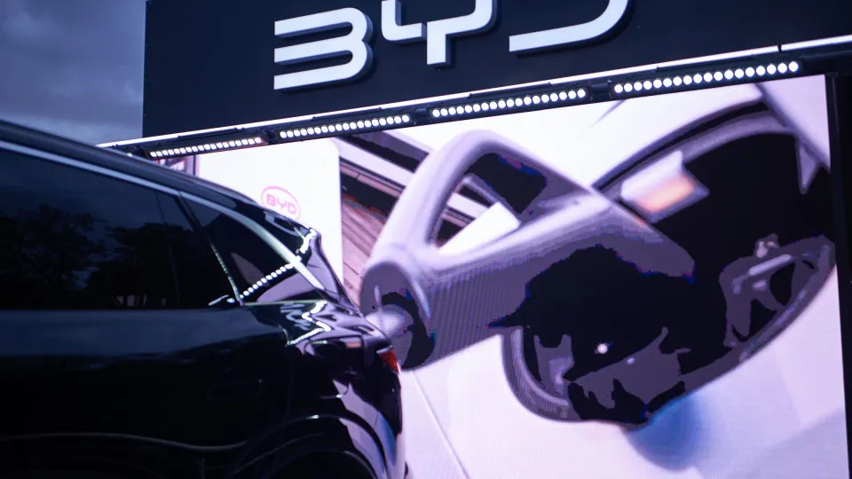 BYD supera Tesla na UE pelo segundo mês seguido