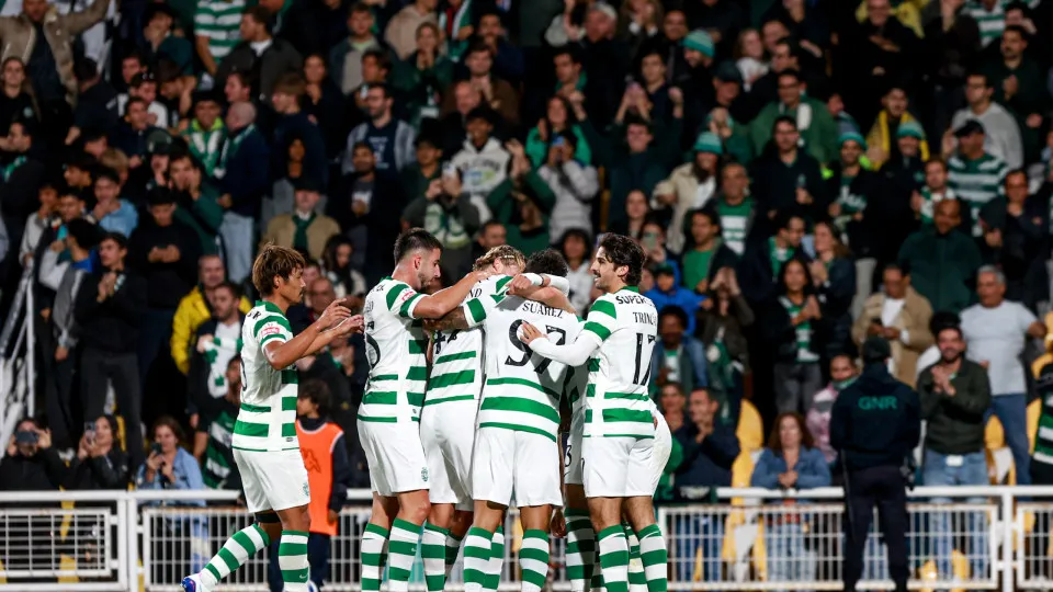 Sporting de serviços mínimos na Amoreira vale topo, à condição, na I Liga