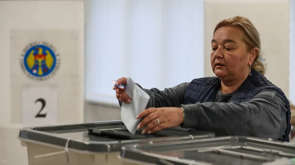 Moldova escolhe hoje nas urnas entre caminho europeu ou influência russa