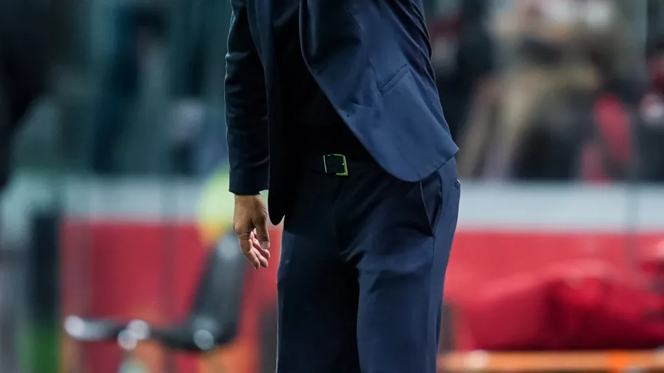 Atenção, Sporting. Napoli apanhado na liderança pelo AC Milan, com Leão