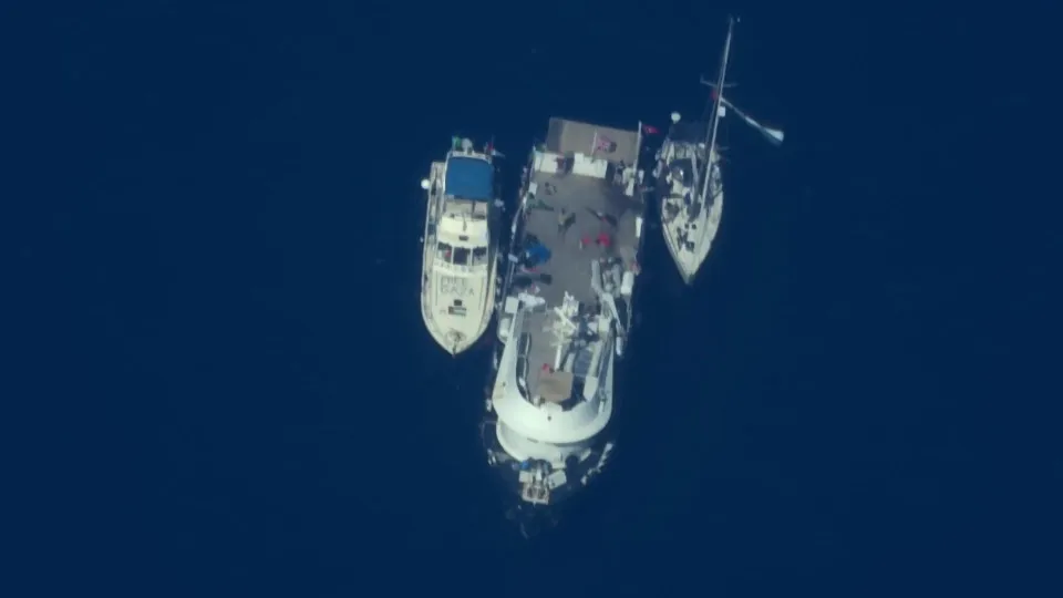 Turquia resgata tripulantes de barco da flotilha com avaria. E há imagens