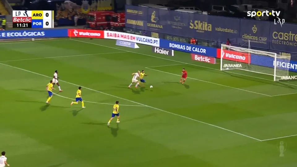 Mais fácil, impossível. Samu abriu assim o marcador no Arouca-FC Porto