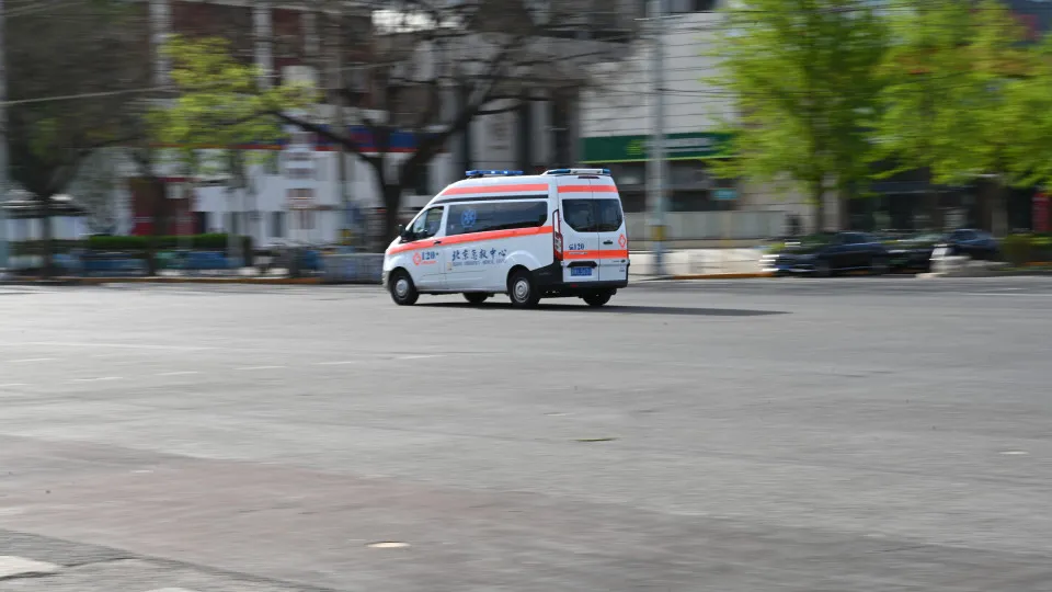 Cinco mortos por inalação de gás tóxico em fábrica no centro da China