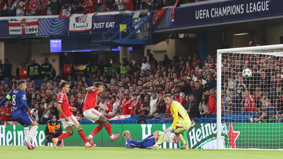 Richard Ríos 'trai' Benfica e 'mancha' regresso de Mourinho ao Chelsea