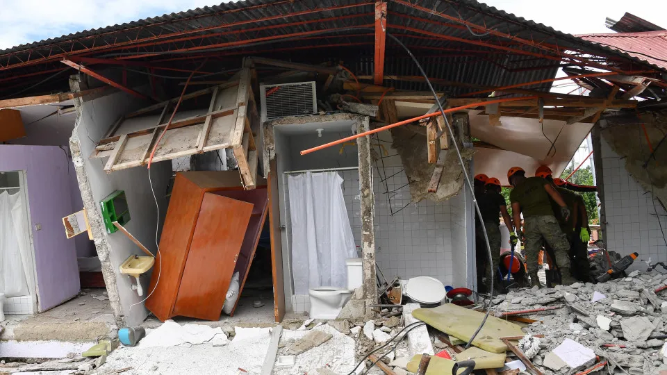 Sismo de magnitude 6 atingiu as Filipinas após dois sismos na sexta-feira