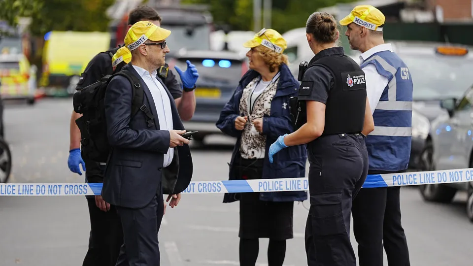 Uma das vítimas de Manchester poderá ter morrido após disparo da polícia