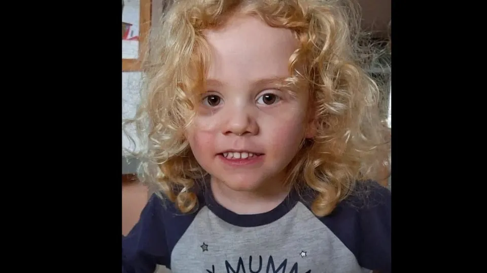Menino de 4 anos está desaparecido desde sábado. Divulgada hoje 1.ª foto