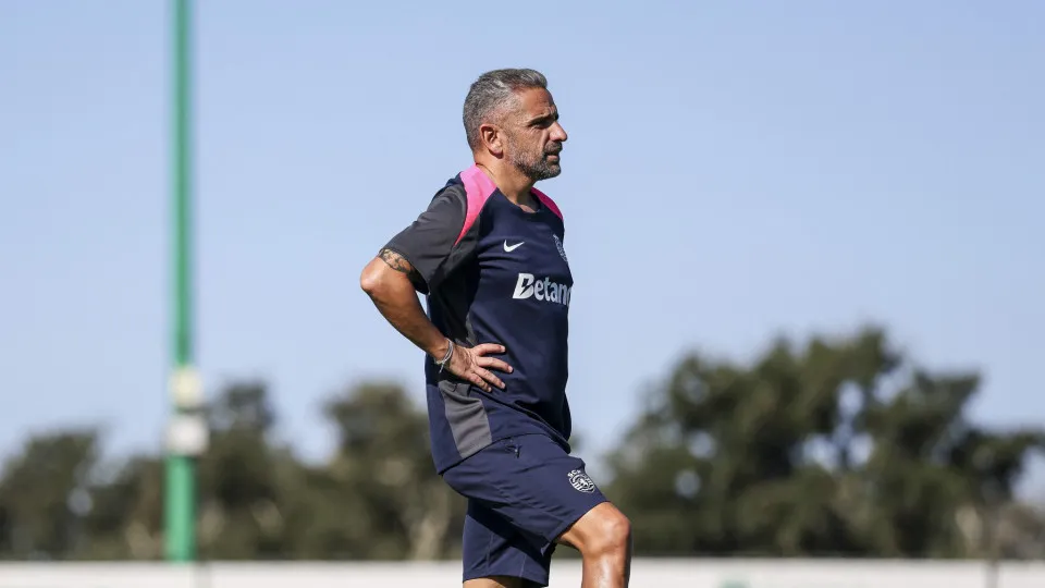 Rui Borges 'perde' 15 jogadores no Sporting e chama sete 'miúdos'
