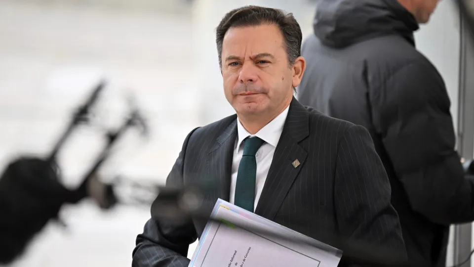 Sindicato dos Jornalistas critica "atitude deselegante" de Montenegro