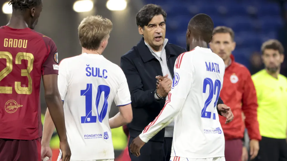 Paulo Fonseca faz Lyon 'sonhar'. Postecoglou leva Forest ao 'desespero'