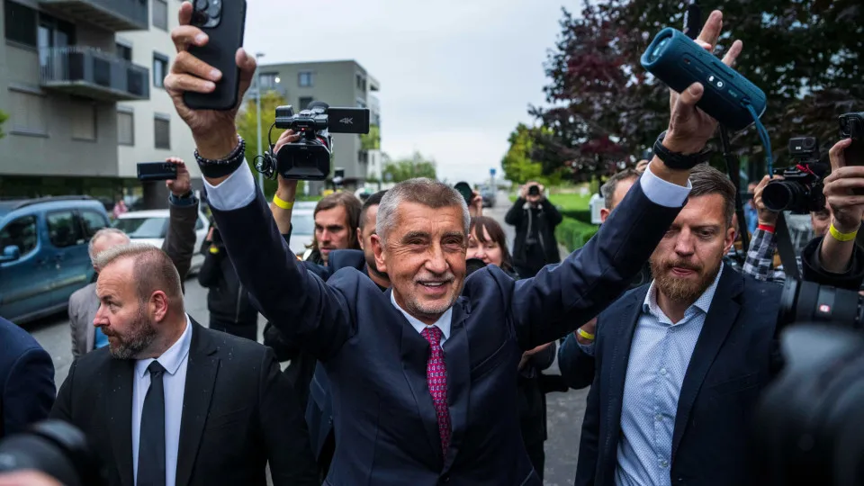 'Trumpista' Andrej Babis vence eleições legislativas na República Checa