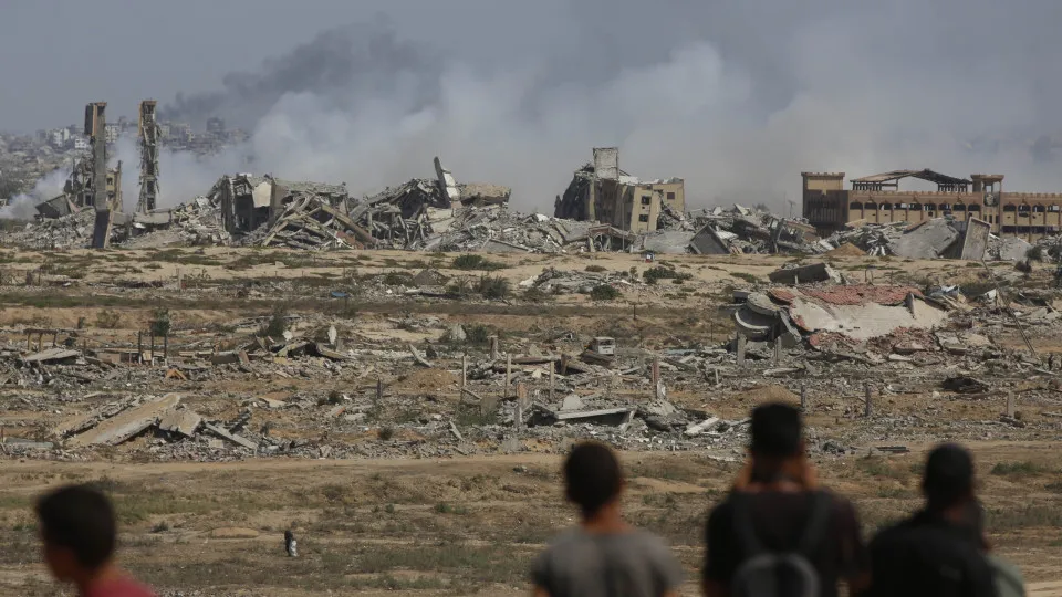Defesa Civil de Gaza registou pelo menos 57 mortes em ataques israelitas