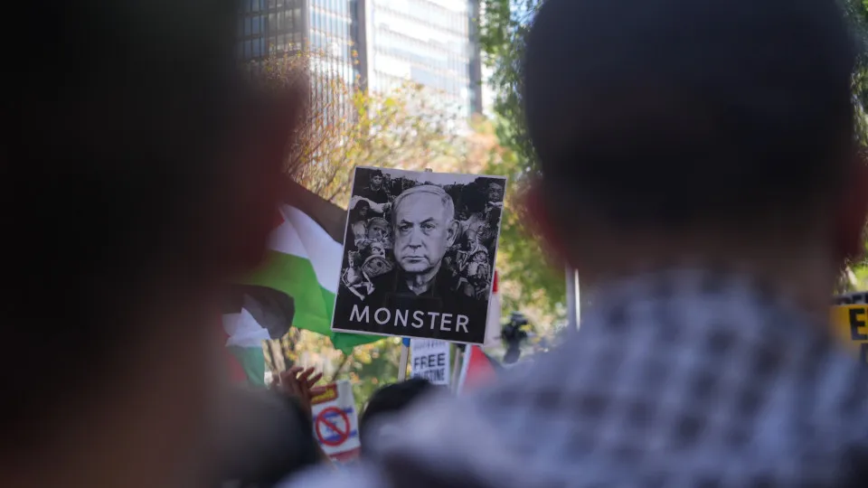 Centenas de nova-iorquinos homenageam "espírito inquebrável" do povo de Gaza