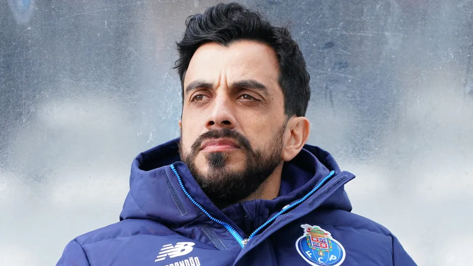 'Chuva de golos'. FC Porto B volta a perder, Paços resgata empate