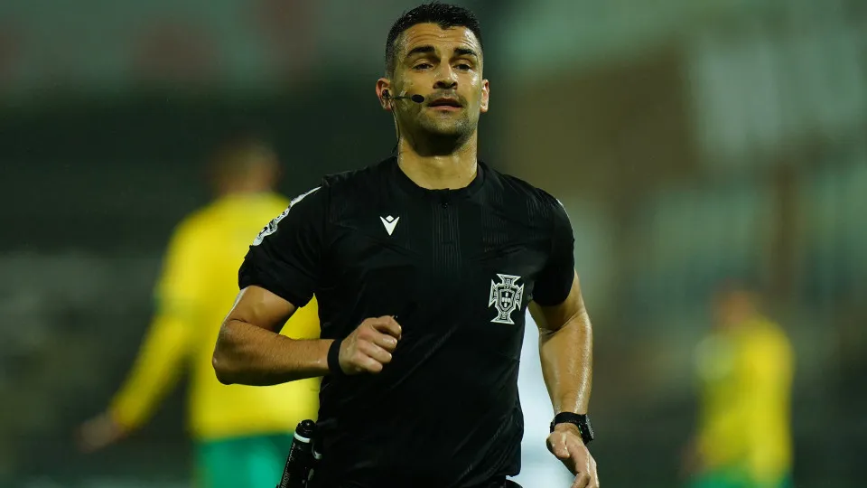 FC Porto 'arrasa' árbitro após derrota da equipa B: "Penáltis insólitos"