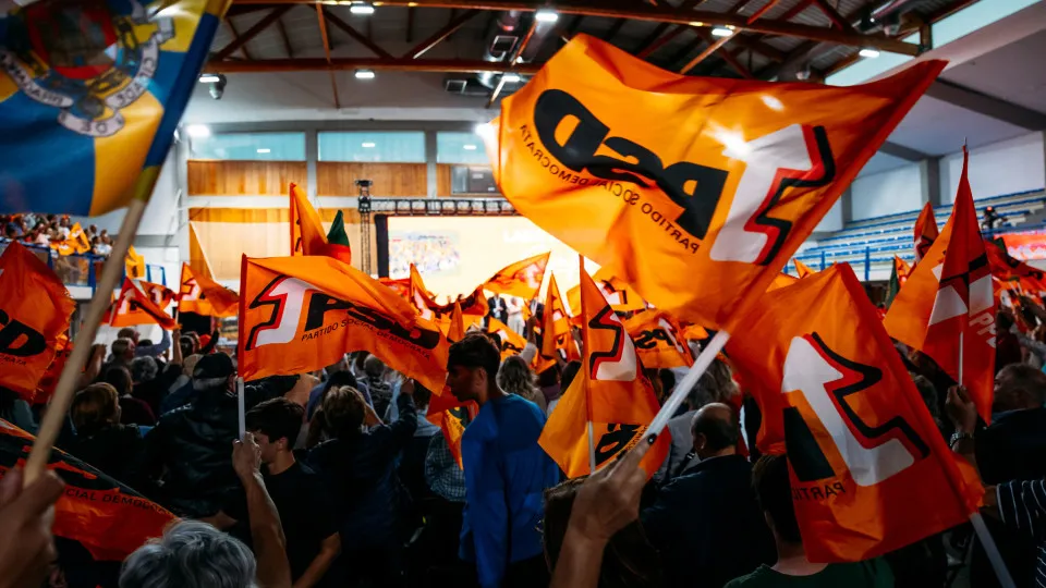 Setenta das 308 câmaras municipais mudaram de cor