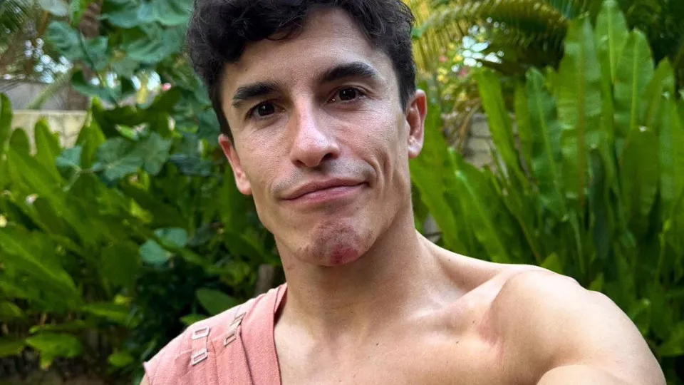 Marc Márquez saiu do GP da Indonésia com possível fratura na clavícula