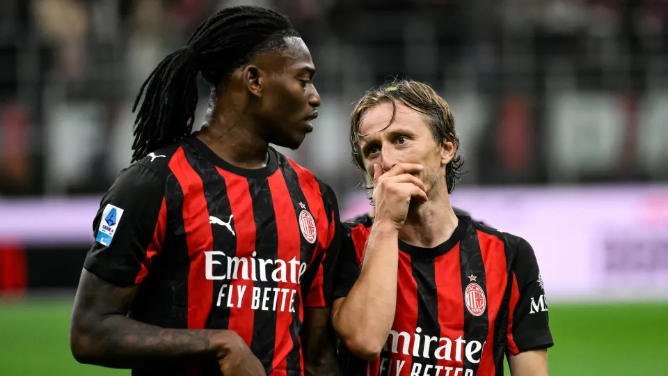 Treinador do Milan 'avisa' Rafael Leão após empate: "Alguém como ele..."