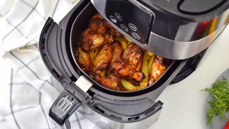 Duas "poções mágicas" contra o maior pesadelo de quem usa 'air fryer'