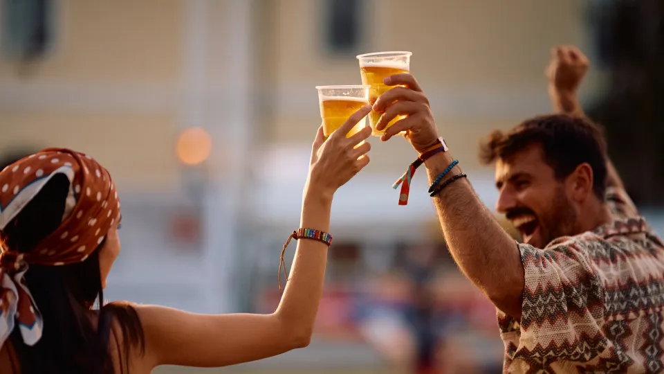 Que efeito pode ter a cerveja no organismo? É (quase) tudo mau