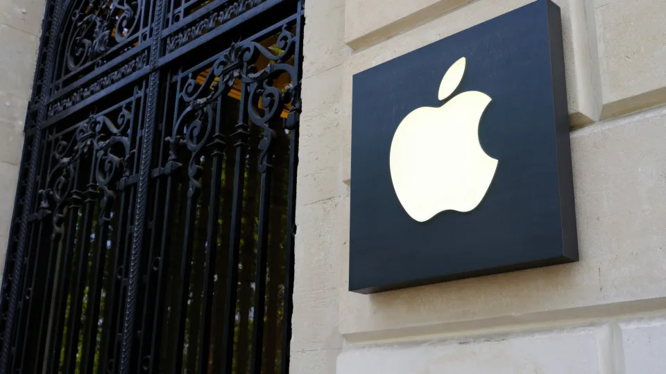 Apple alvo de investigação de cibercrime em França