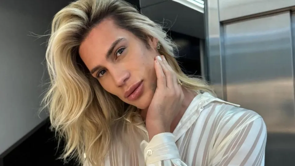 Influencer brasileiro morre aos 31 anos meses após intervenção estética