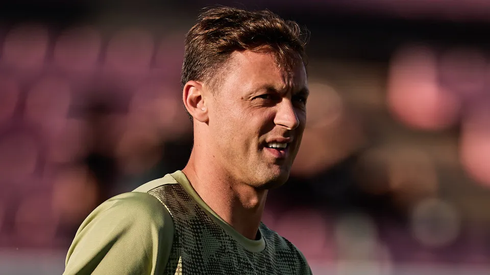 Ex-Benfica: "Fui para a AS Roma por Mourinho, mas não me respeitaram"