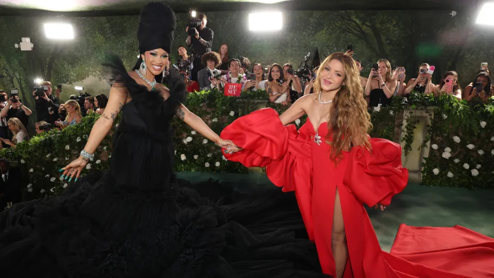 Cardi B pediu conselhos a Shakira perante separação de Offset