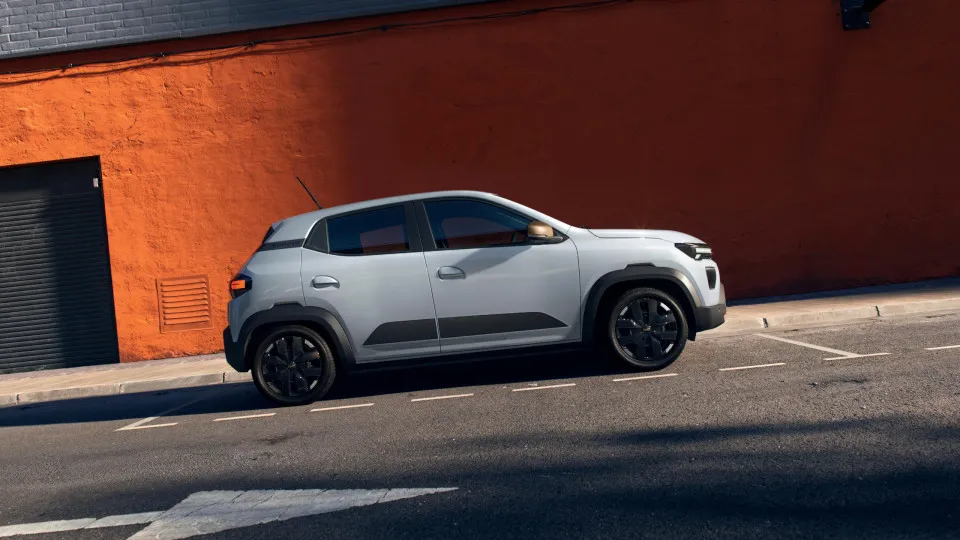 Dacia Spring tem mais potência e nova bateria. Preço será de até 20.000€