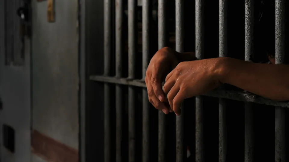 Homem que violou mulher Leiria condenado a pena de prisão de cinco anos