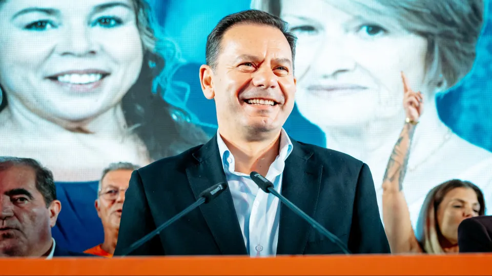 Chega? "Fala muito e faz pouco", diz Montenegro: "Lágrimas de crocodilo"