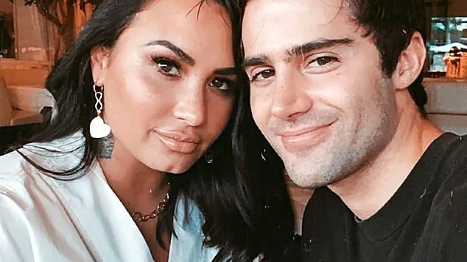 Ex-noivo de Demi Lovato preso por violência doméstica contra idoso