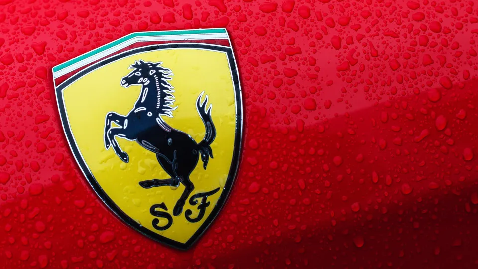 Ferrari planeia 20% da sua gama totalmente elétrica até 2030