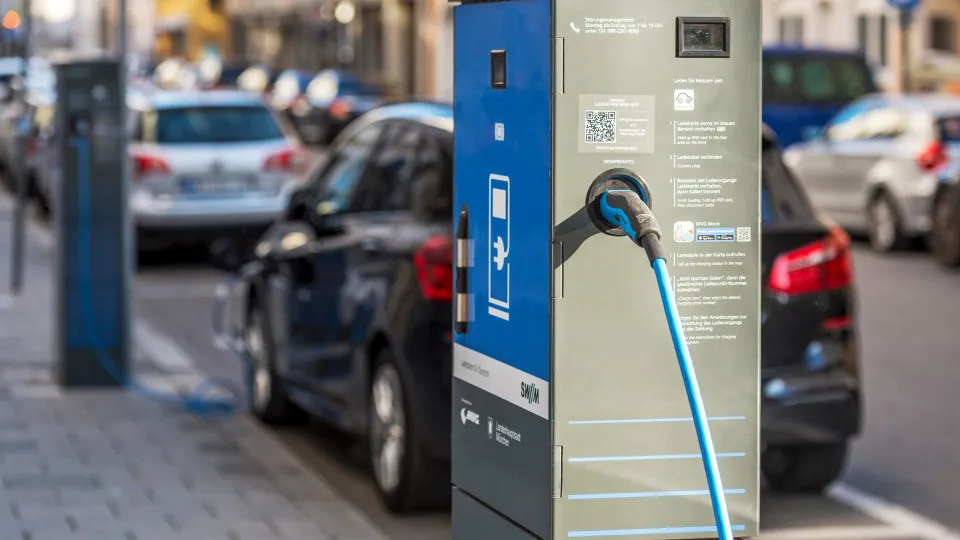 Alemanha incentiva compra de carros elétricos com 3 mil milhões de euros