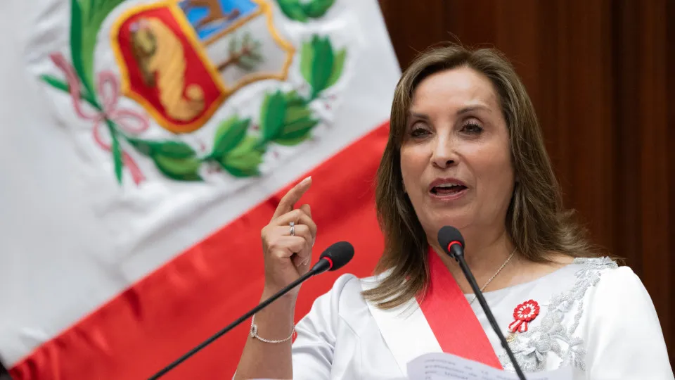 Procuradoria peruana quer que ex-presidente seja impedida de sair do país