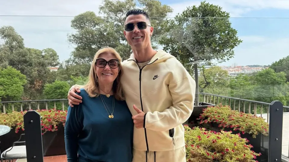 Dolores Aveiro toda 'babada' com Cristiano antes do jogo da seleção