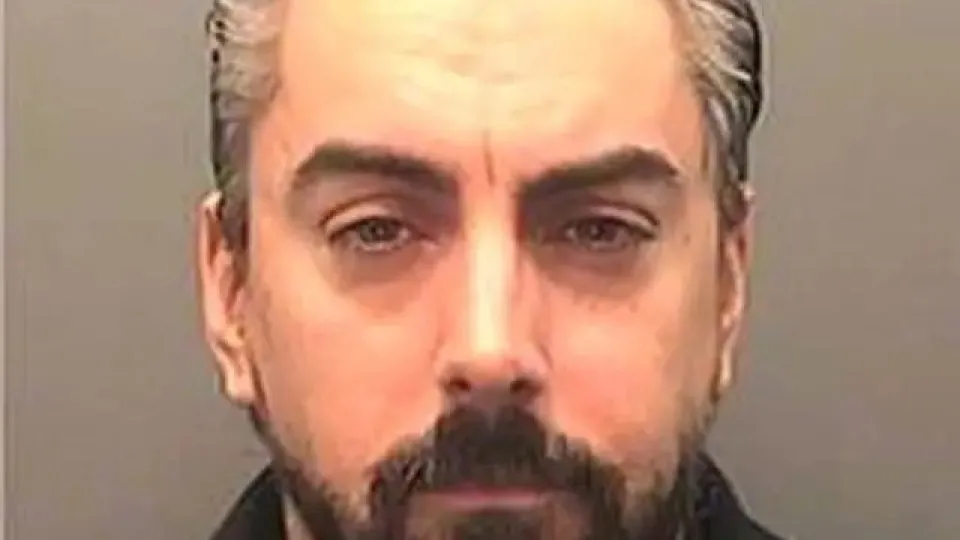 Ian Watkins, ex-vocalista dos Lostprophets, morre após ataque na prisão